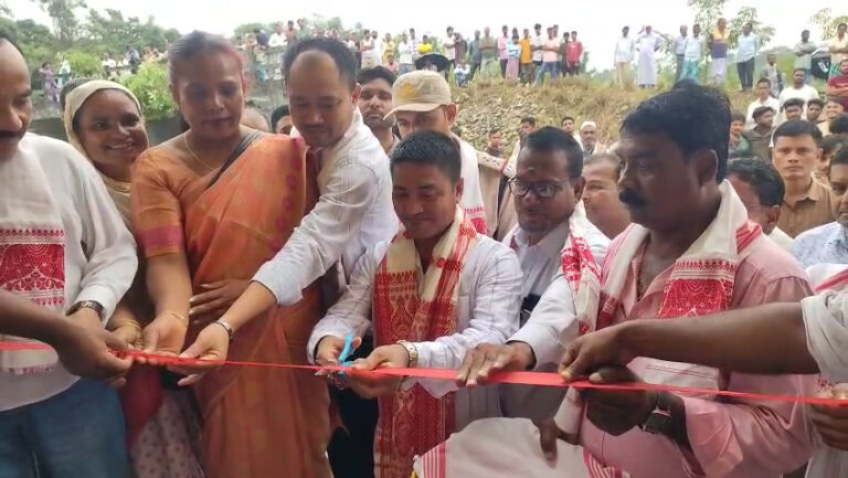 WhatsApp Video 2025-10-30 at 4.45.13 PM.mp4.00_01_49_29.Still002